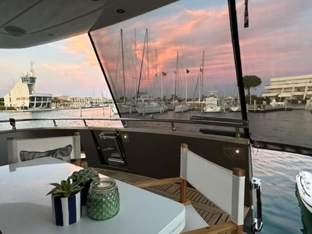 Motoryacht 21 Avec Equipage Hotel Barcelona Exterior foto
