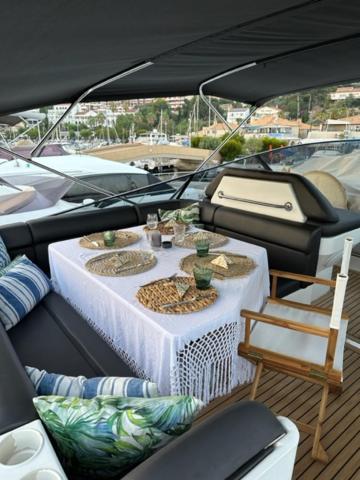 Motoryacht 21 Avec Equipage Hotel Barcelona Exterior foto